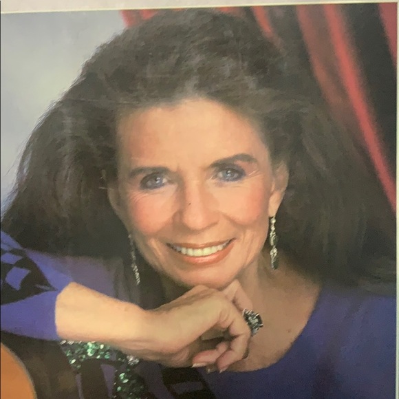 JUNE CARTER CASH SIGNED BOOK - Picture 11 of 16